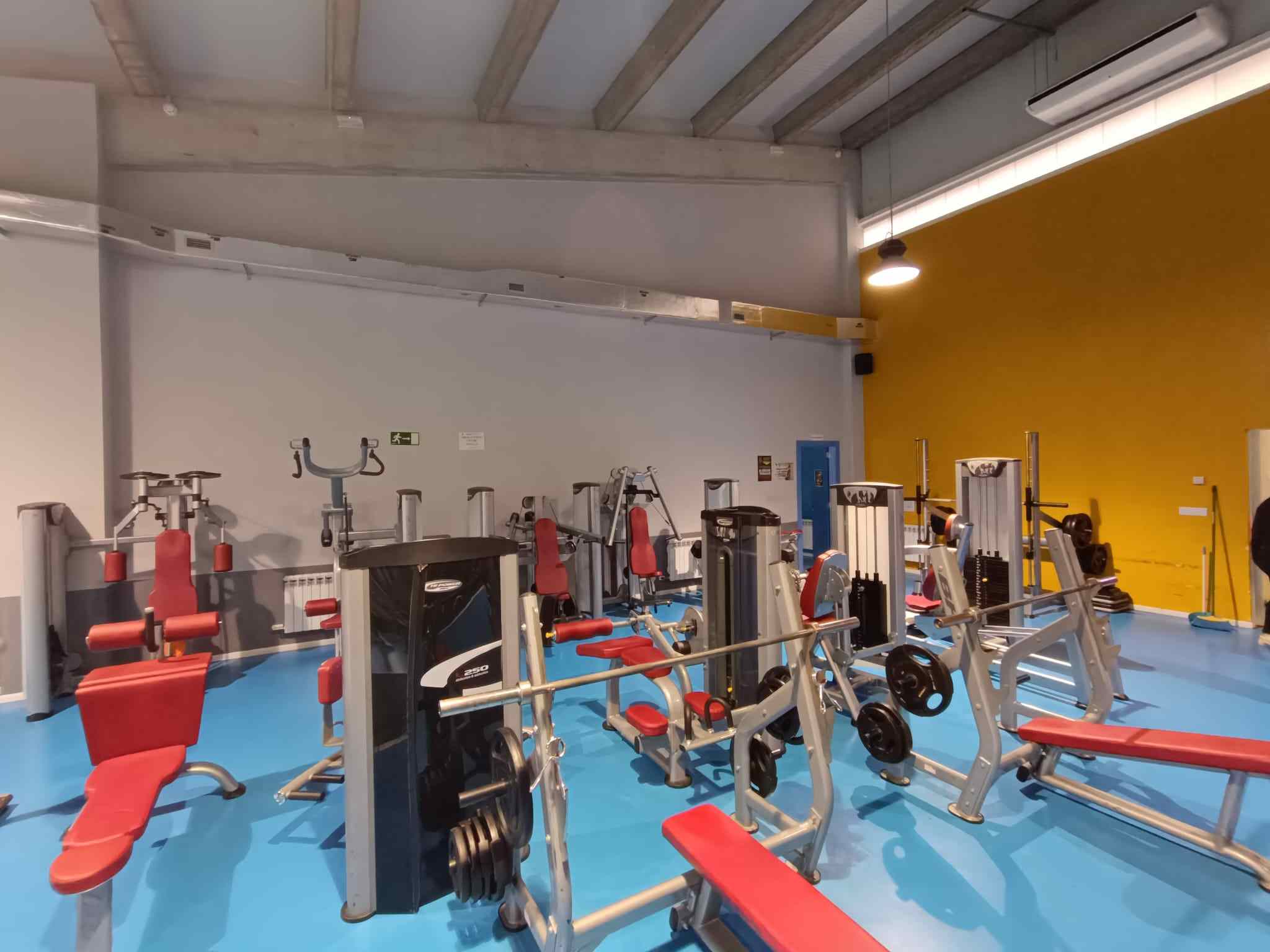 Máquinas actuales del gimnasio del polideportivo municipal que serán sustituidas